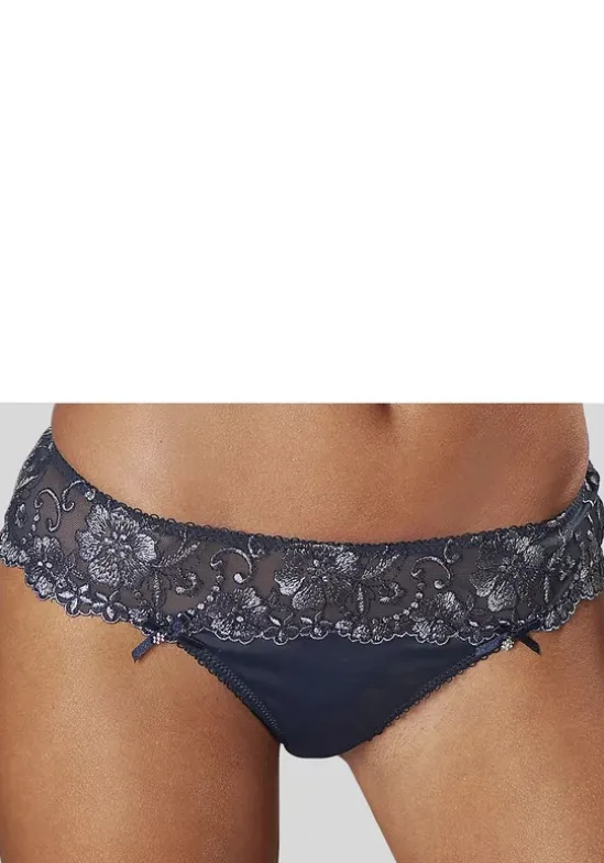 String"Wanda Dessous"